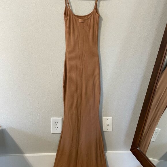 SKIMS Soft Lounge Long Slip Dress - Picture 5 of 6